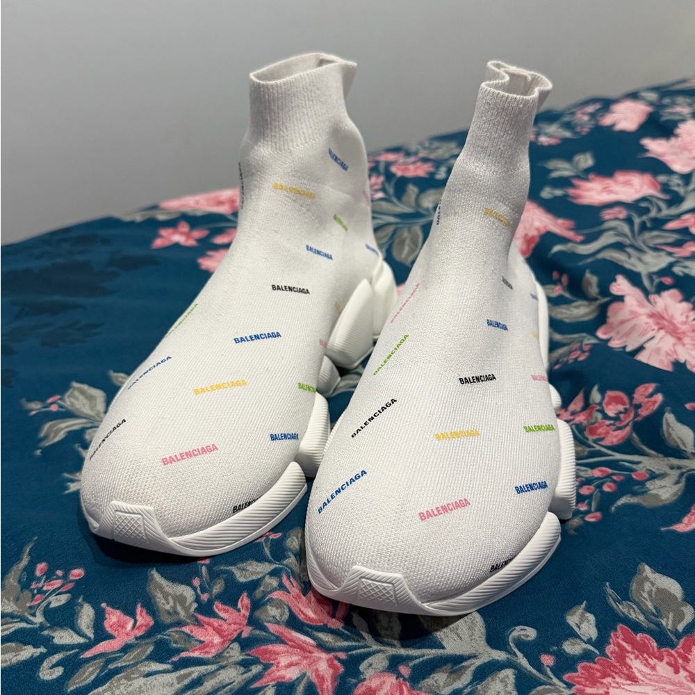 Balenciaga Speed 2.0 Sneaker All Over Logo - White Multi - Picture 3 of 7